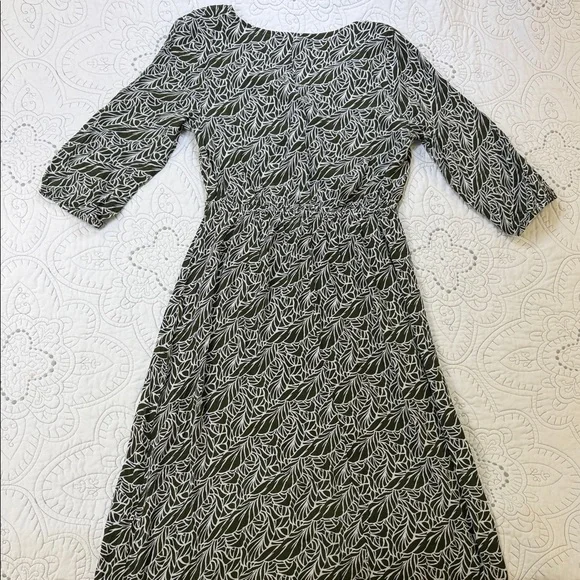 Express Floral Pattern Green Maxi Wrap Dress - Women’s Medium Long Sleeve Dress - Picture 5 of 10